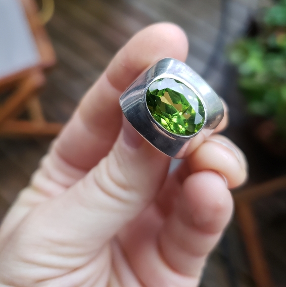Large Peridot Ring - Picture 1 of 5